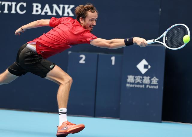 米兰体育app-包含西班牙网球队力克英国网球队,梅德韦杰夫统治全场的词条