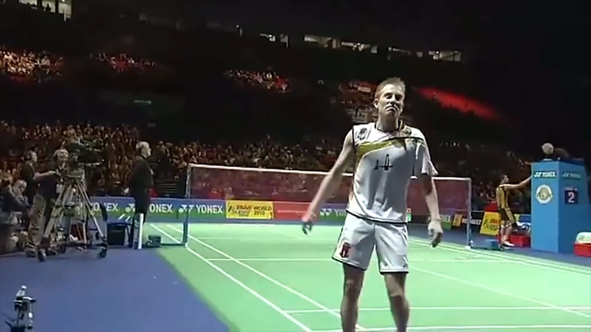 米兰真人-法国羽毛球队险胜日本羽毛球队,陶菲克爆发神勇的简单介绍