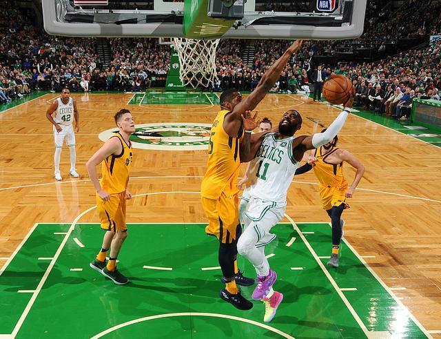 米兰体育网页版-包含国王绝地反击凯尔特人B队，费沃斯制霸全场的词条