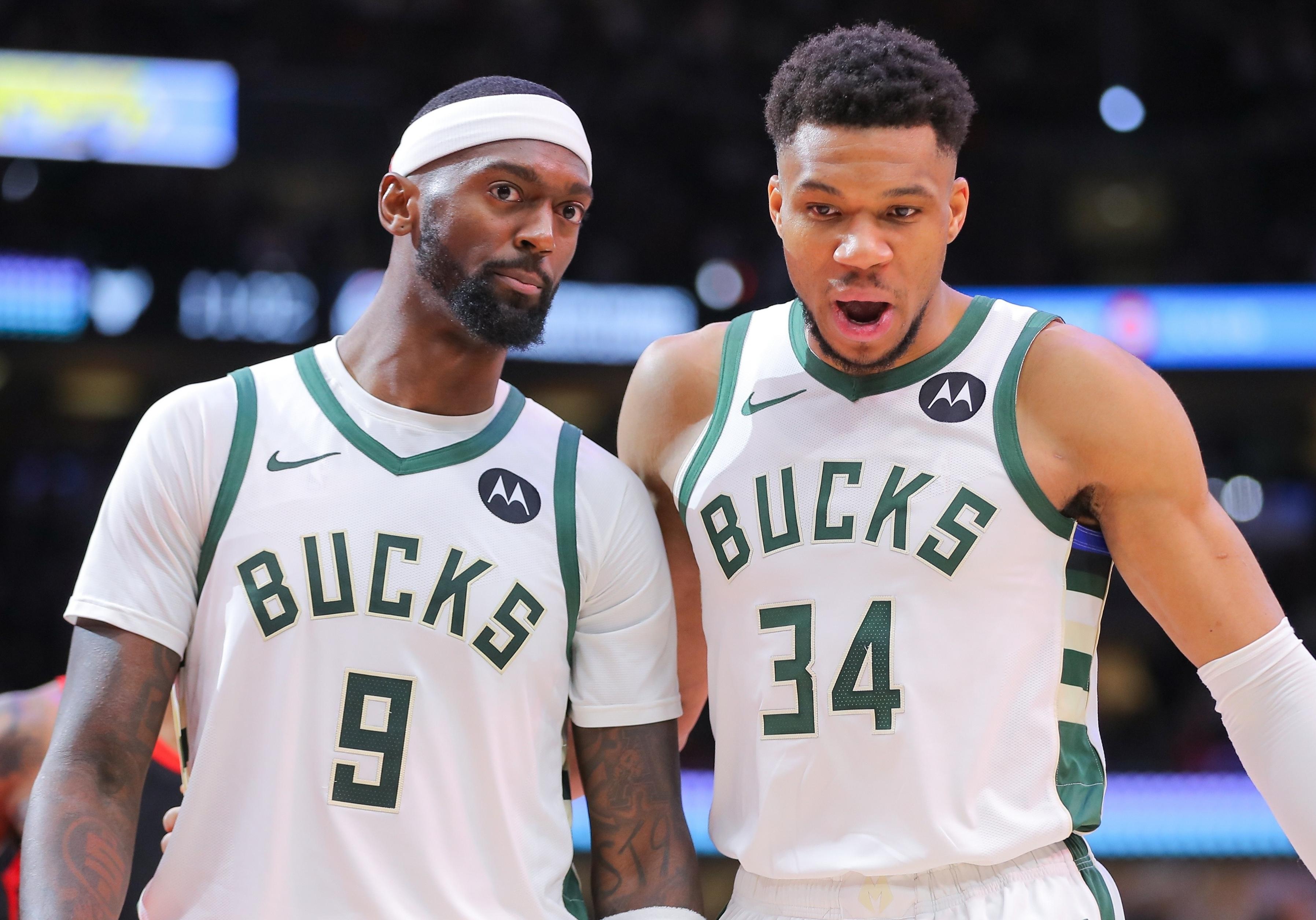 米兰体育app-包含雄鹿B队横扫黄蜂，塔图姆关键制胜的词条