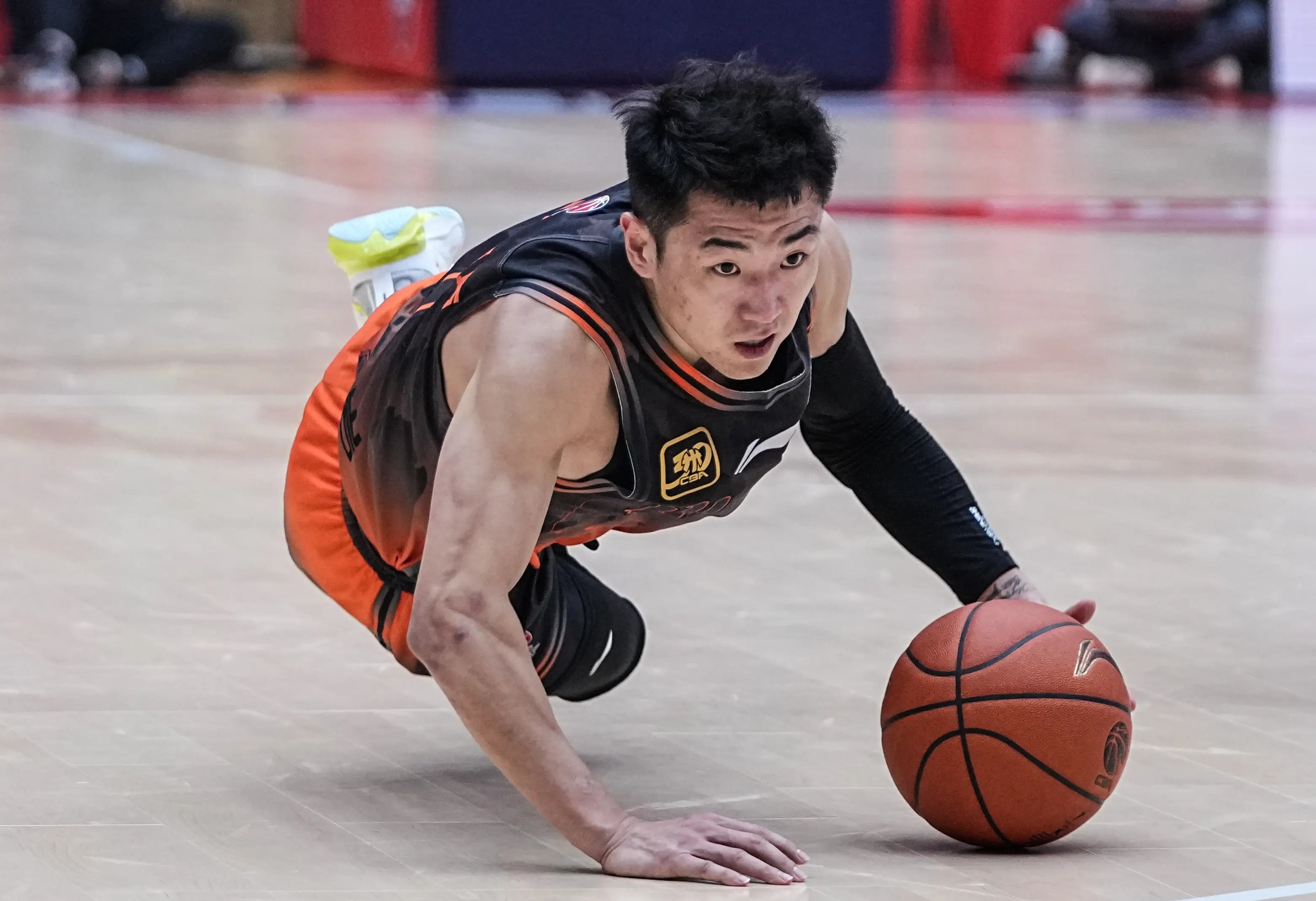 关于山东队全队发力，实现反超获得胜利的信息