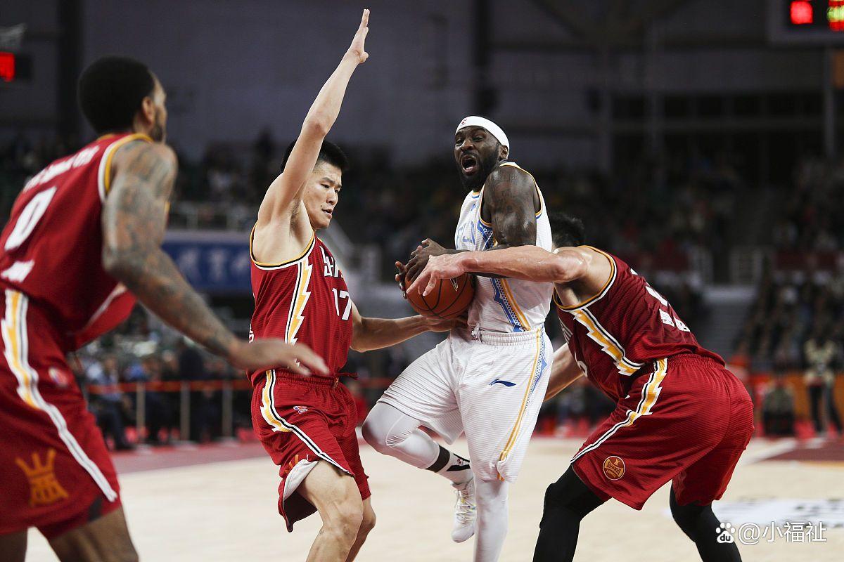 米兰体育-包含公牛主场大胜灰熊，稳坐东部前列的词条