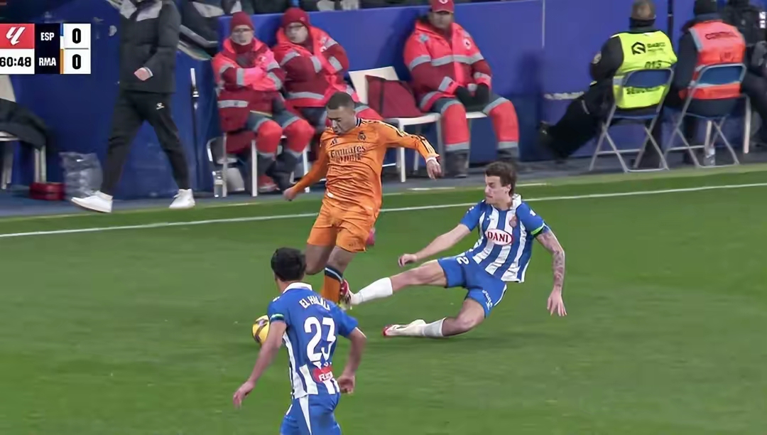 关于巴塞罗那主场大败，遭遇重创失误的信息