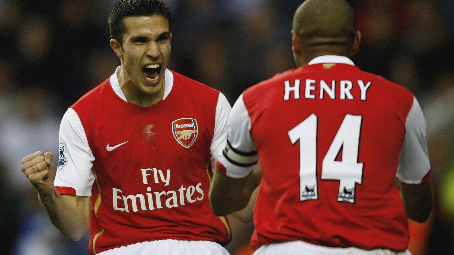 当足球与赛车在奇迹的十字路口相遇,萨卡在F1街道赛上演苏格兰式压哨接管